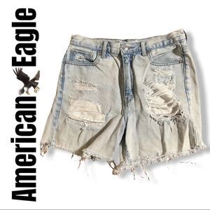 😊 3/$30 
AE Mom Short Sz 4 light denim distressed, high waisted EUC